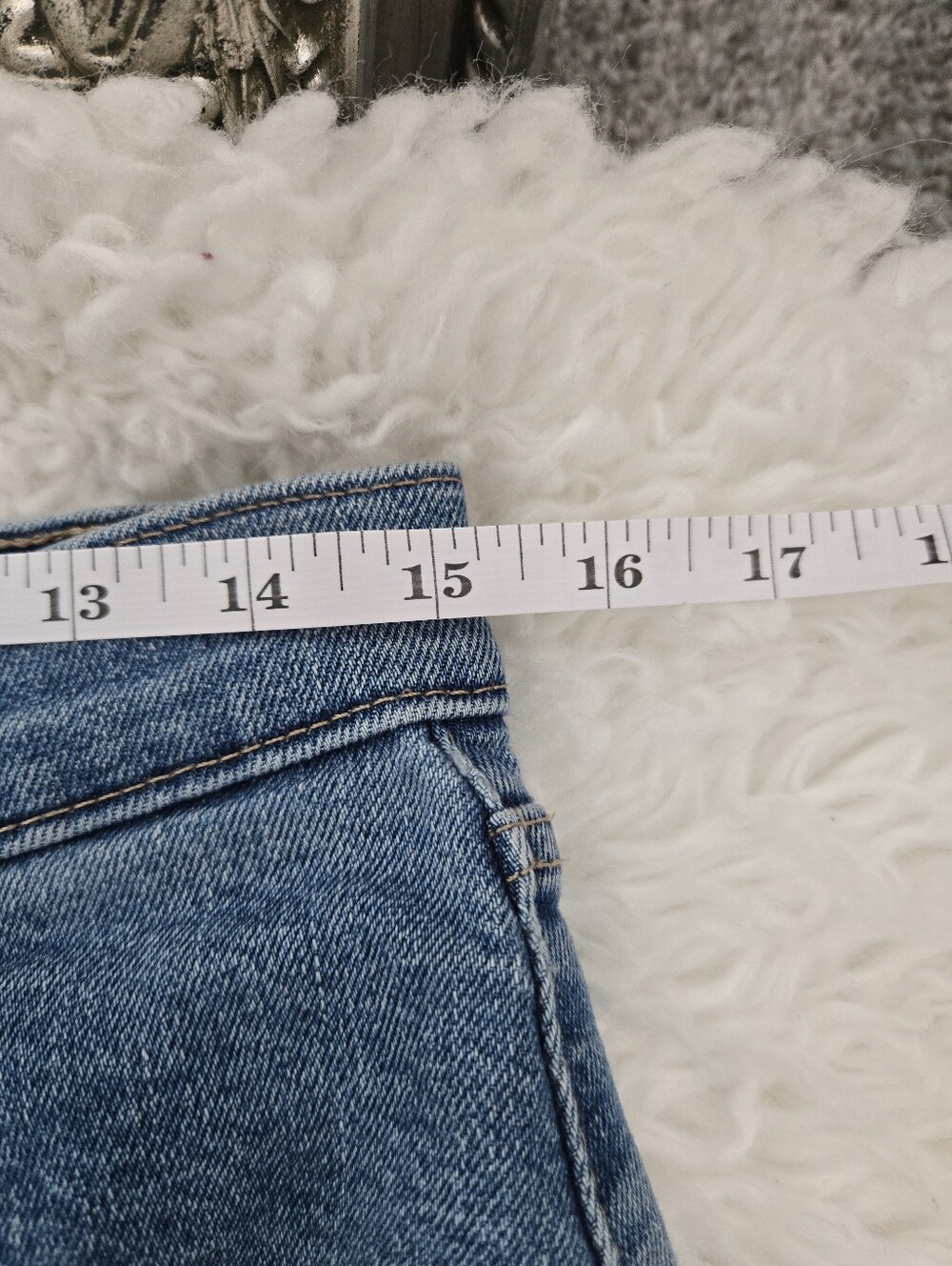 Levi's SilverTab High-Waisted Mom Jeans. Size 30. - Picture 5 of 9